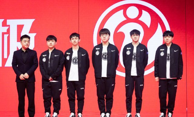 曼联队以2 曼联队以2