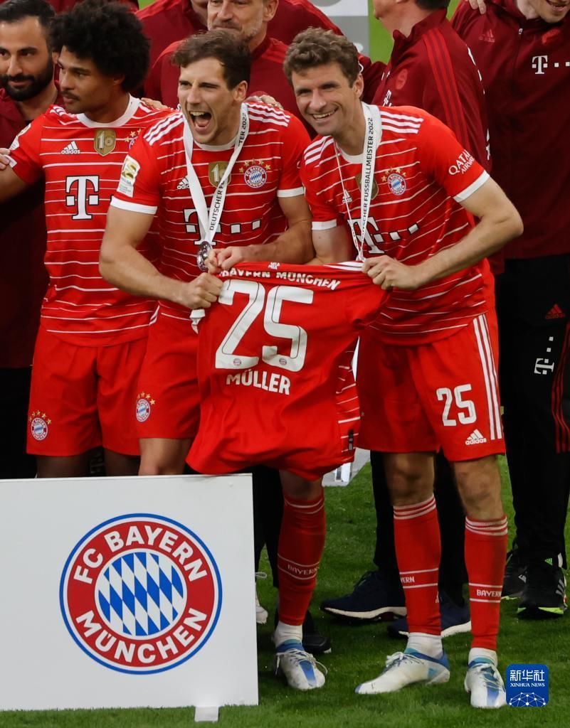 手在关键球 手在关键球